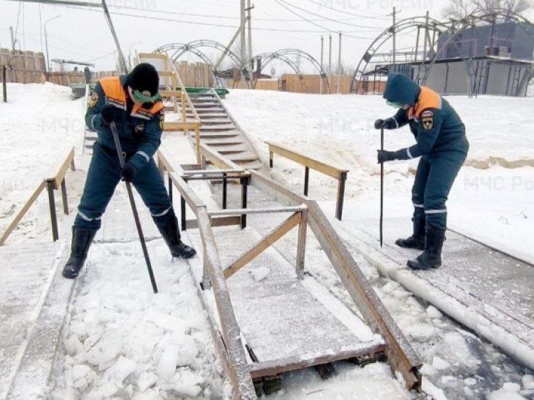 Крещенская купель на городском пляже Волжского готовится к приёму верующих