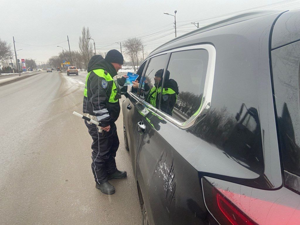 В Волжском сотрудники ГИБДД провели профилактический рейд для водителей