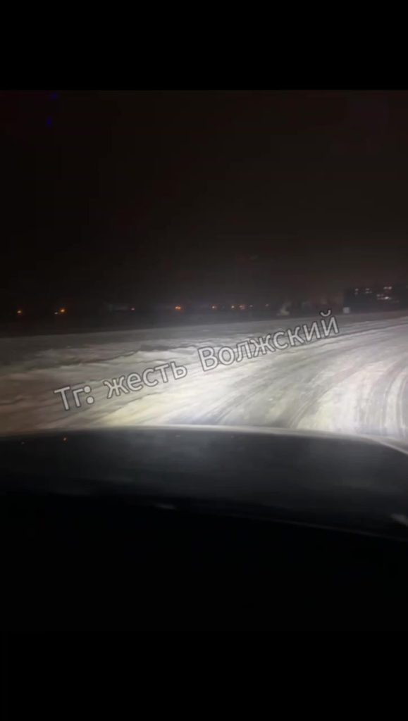 Дорожный коллапс в Краснооктябрьском: жители требуют срочной уборки снега