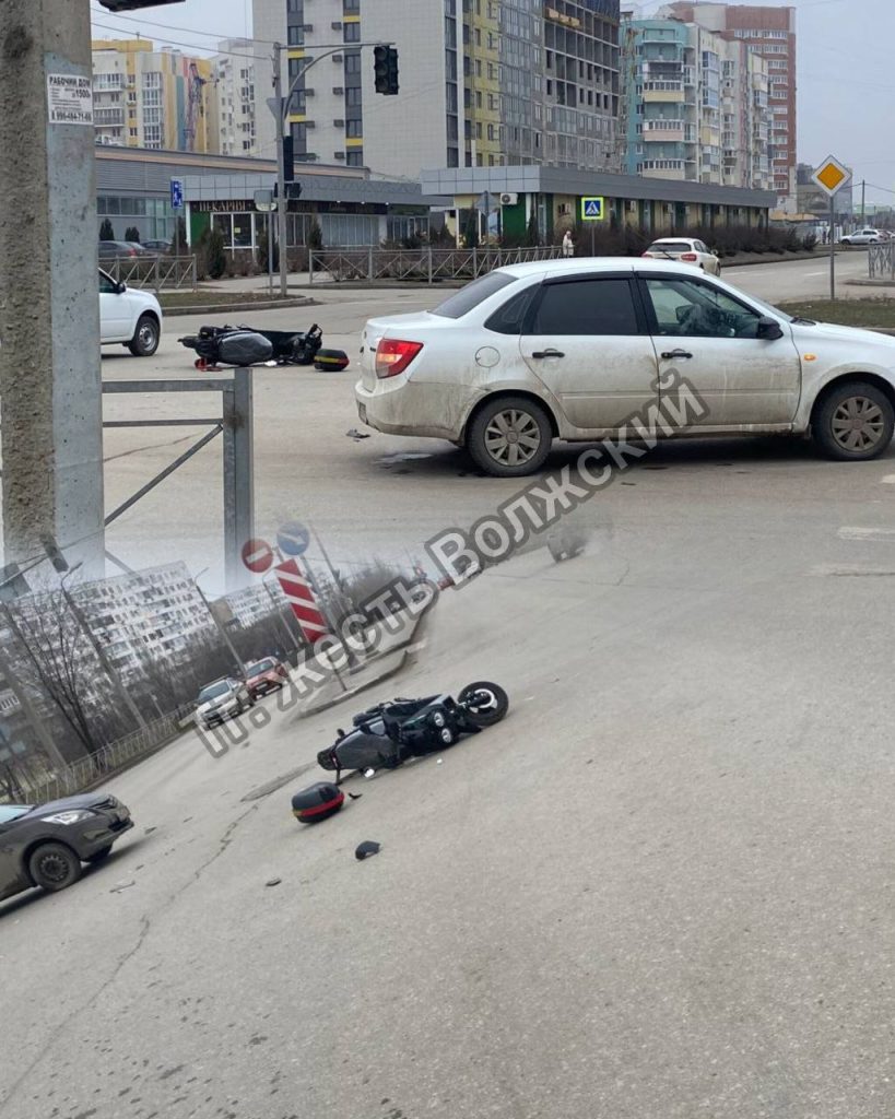 В Волжском зафиксировано первое ДТП с участием мотоциклиста в новом сезоне
