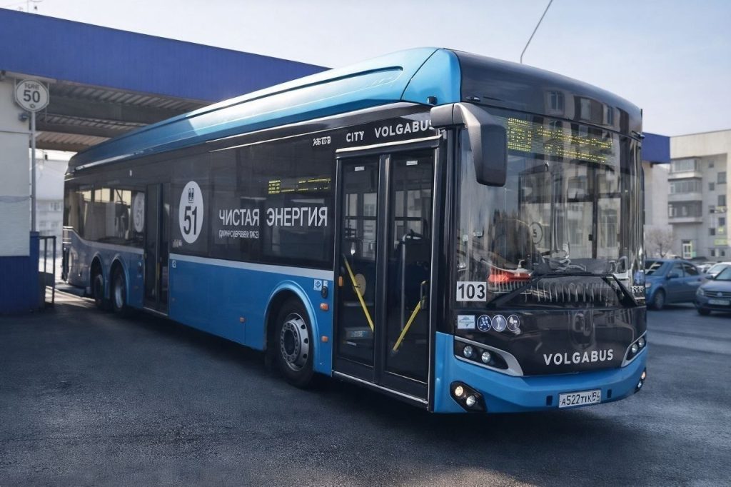 Волжский автобус-гигант проходит испытания в Екатеринбурге