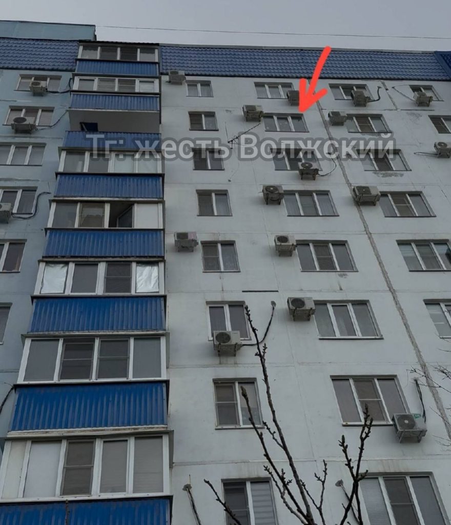 Водная атака с высоты: жители дома на Ленина, 106 жалуются на опасные шалости