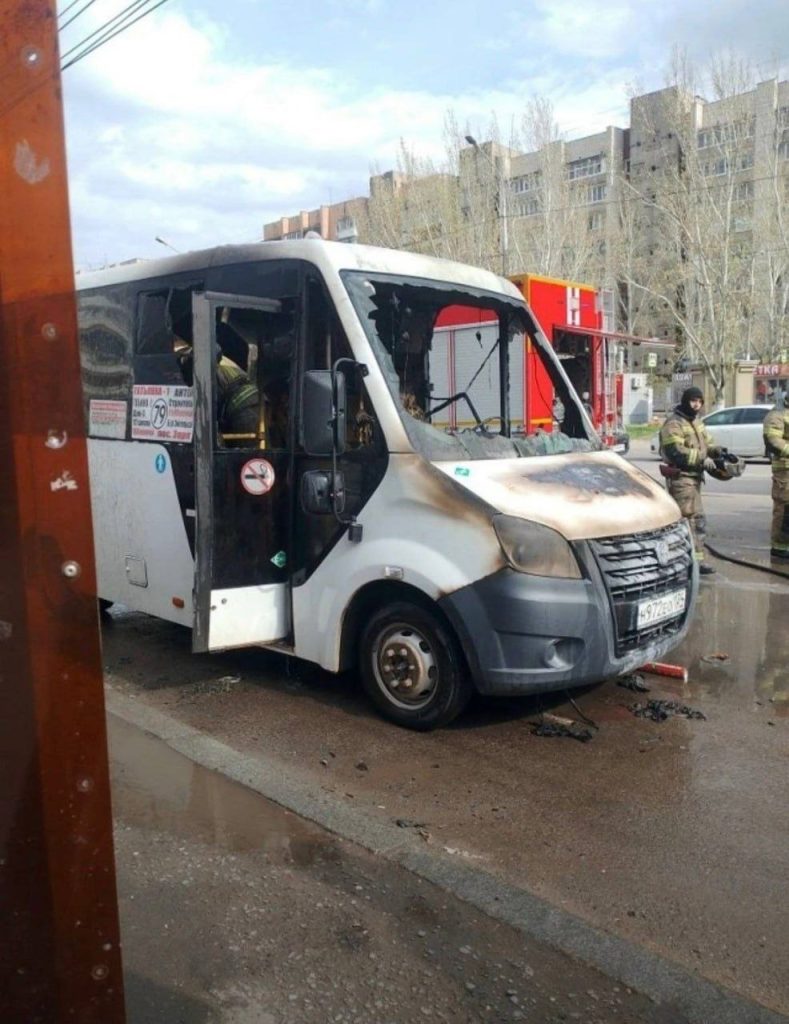 Мощный хлопок в маршрутке в Волгограде: пострадал водитель