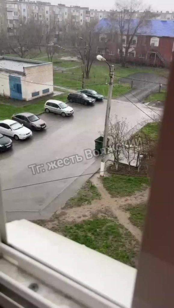 Неожиданный град обрушился на Волжский