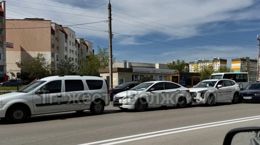 На Карбышева столкнулись четыре автомобиля