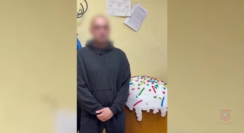 Житель Волжского украл пасхальный кулич и попал под уголовное дело