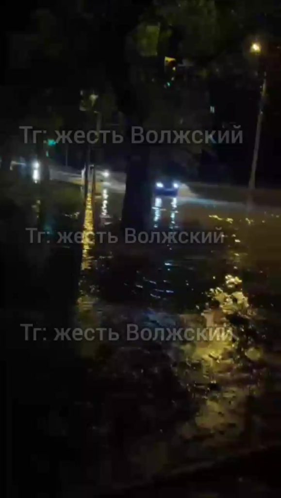 Волжский ушел под воду: последствия мощного ливня