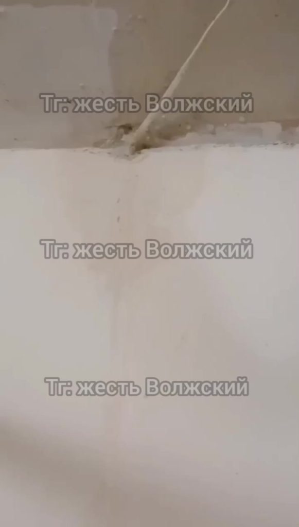 В доме на Машиностроителей после дождя снова потоп: жильцы устали бороться с течью