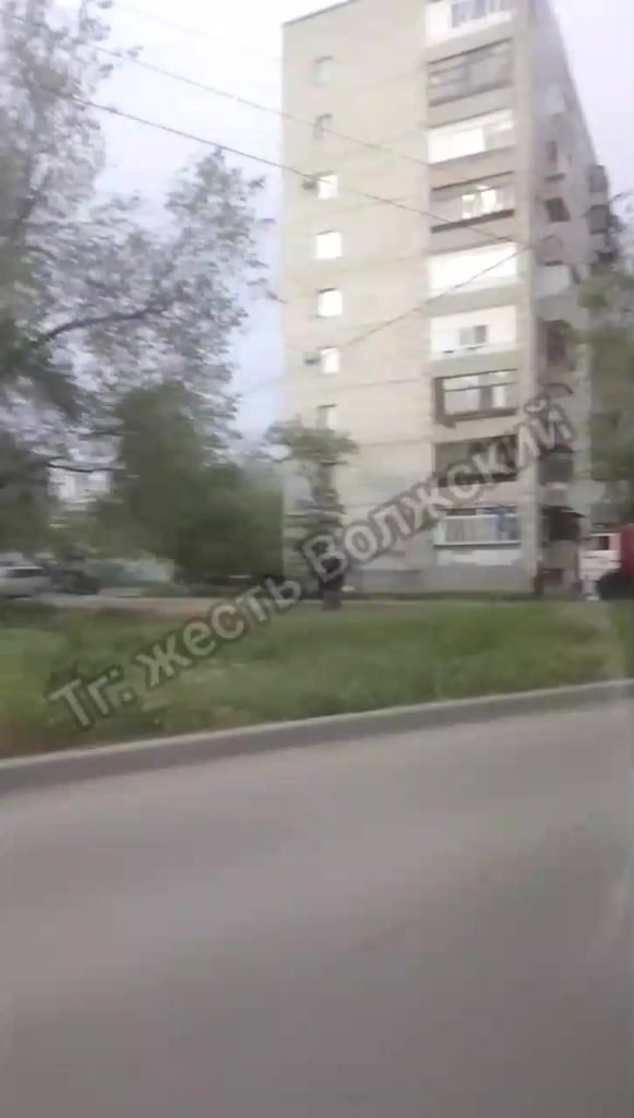 Пожар на балконе в Волжском: оперативное тушение и отсутствие пострадавших