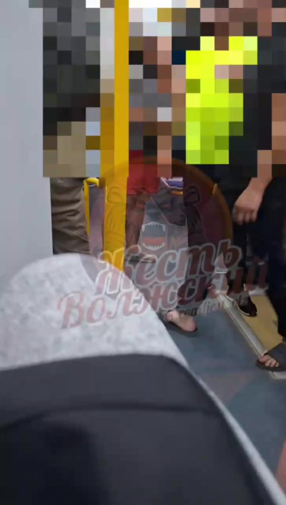Драка в автобусе Волжского из-за электросамоката