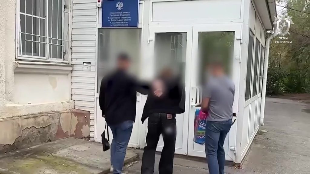 В Волжском задержан подросток за поджог полицейского автомобиля по заданию из Telegram