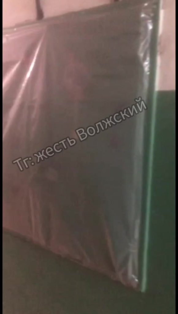 Подвал дома на Кирова, 11б в Волжском два месяца затапливает нечистотами