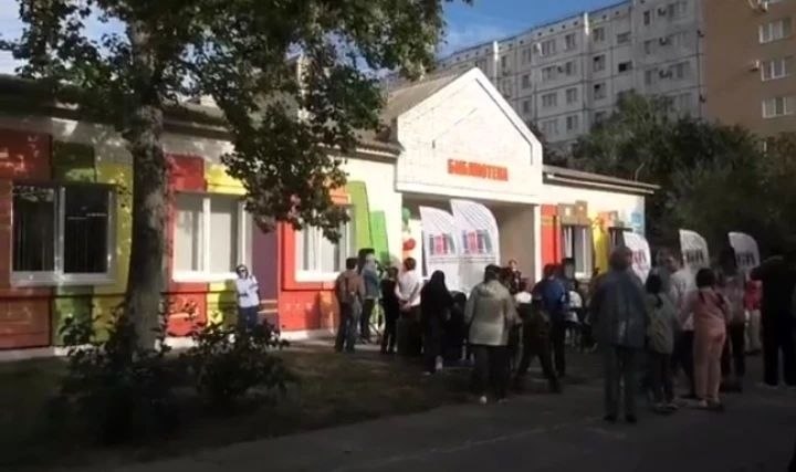 В Волжском на улице Александрова открылась обновлённая детская библиотека