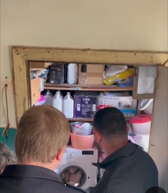 В волжском общежитии на Королёва, 4 пресекли незаконные врезки в канализацию