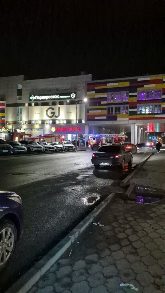 Видео второго этажа и сильного задымления в тц планета лето