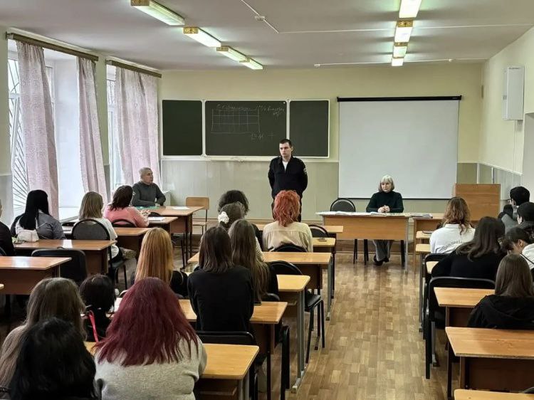 Профилактическая встреча со студентами прошла в Волжском социально-педагогическом колледже