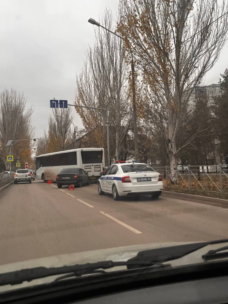 Снова ДТП на «квадратном кольце» в Волжском