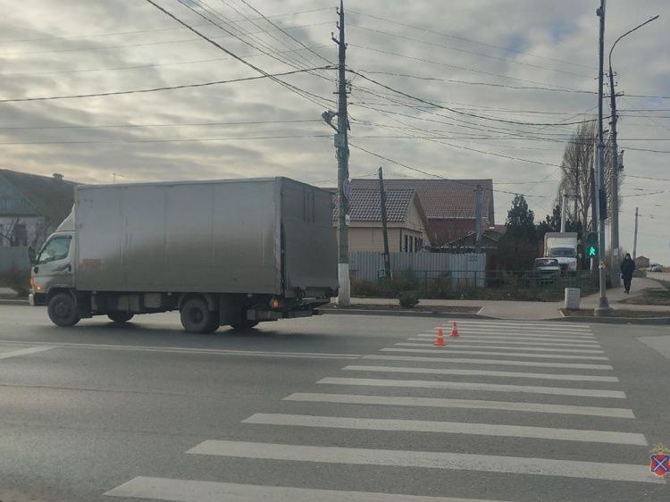 На проспекте Ленина автомобиль сбил пешехода на пешеходном переходе