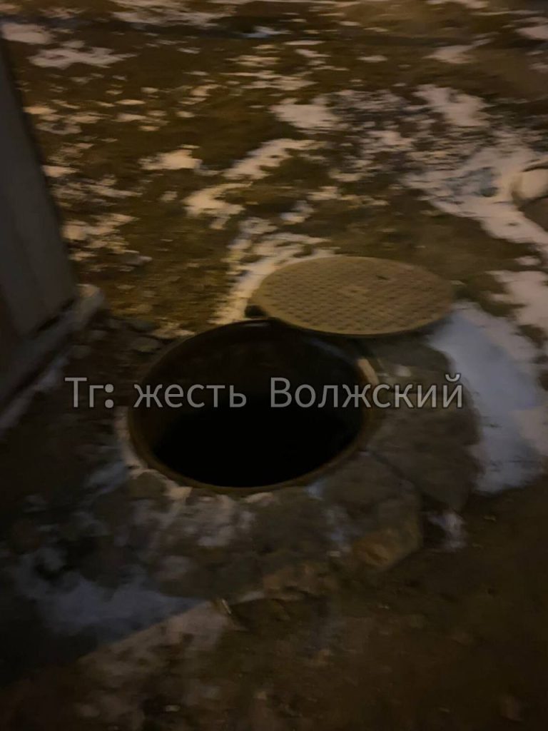 Опасный люк обнаружен возле магазина на улице Пионерской