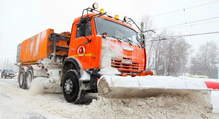 В Волжском развернута масштабная операция по уборке снега