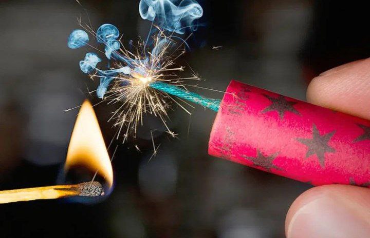 МЧС запретило продажу пиротехники в жилых домах