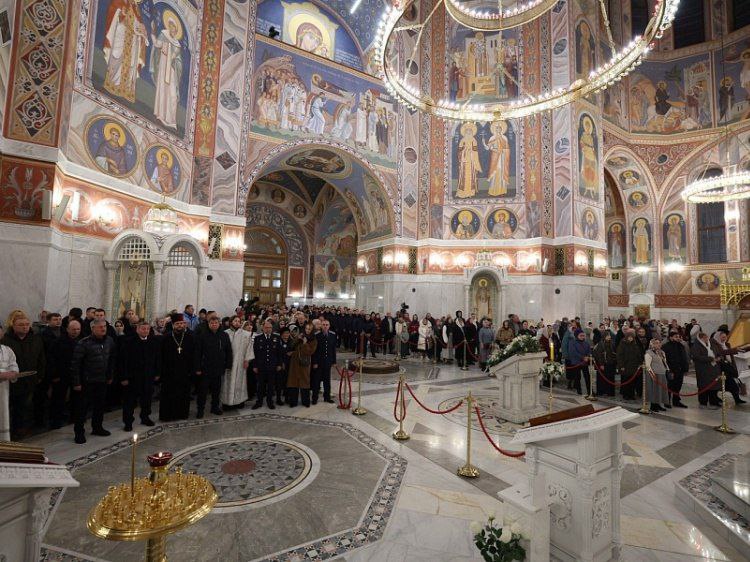 Тысячи верующих встретили Рождество на праздничных службах в Волжском и Волгограде