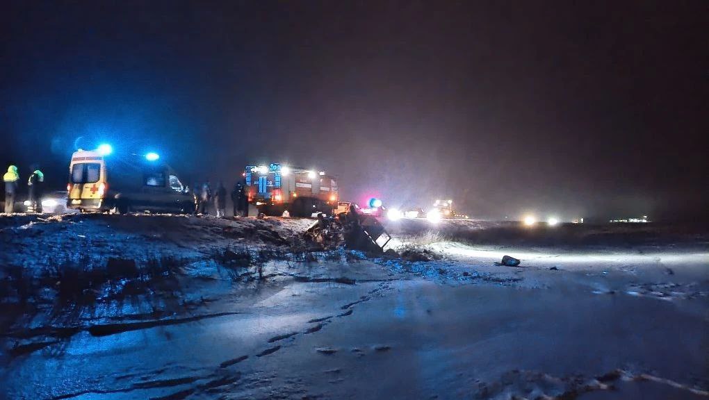 Смертельное ДТП в Михайловском районе: грузовик выехал на встречку, погибли семь человек