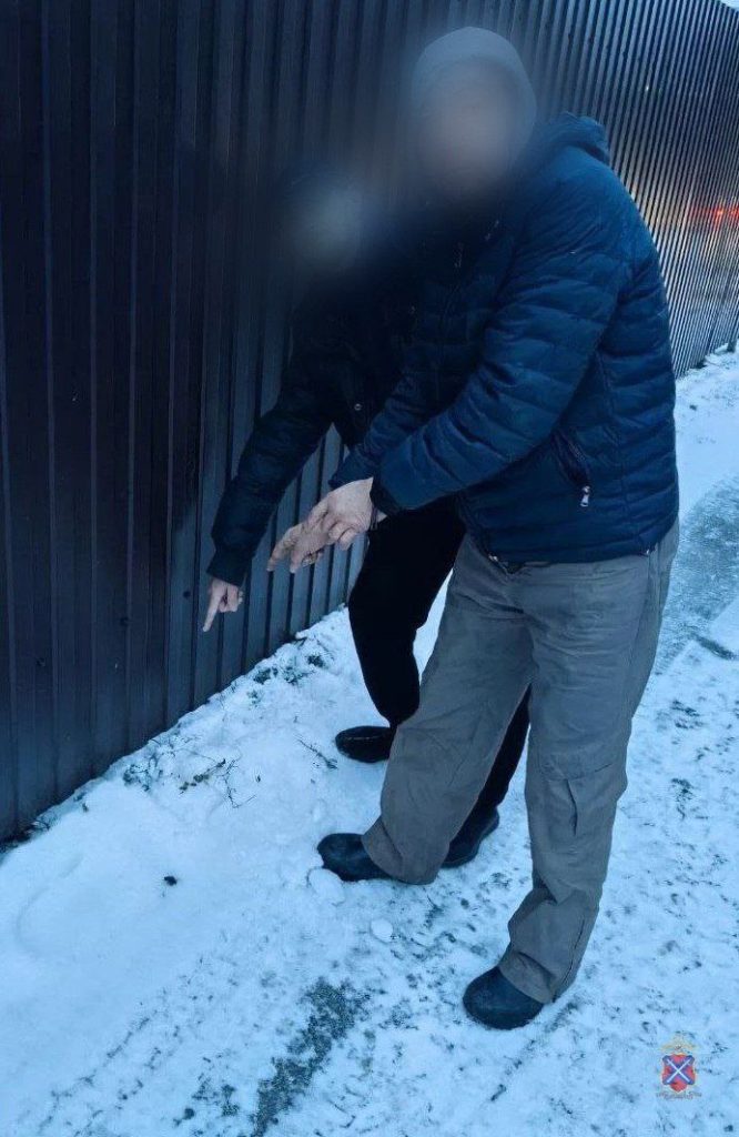 В Волжском и Среднеахтубинском районе задержаны двое с наркотиками