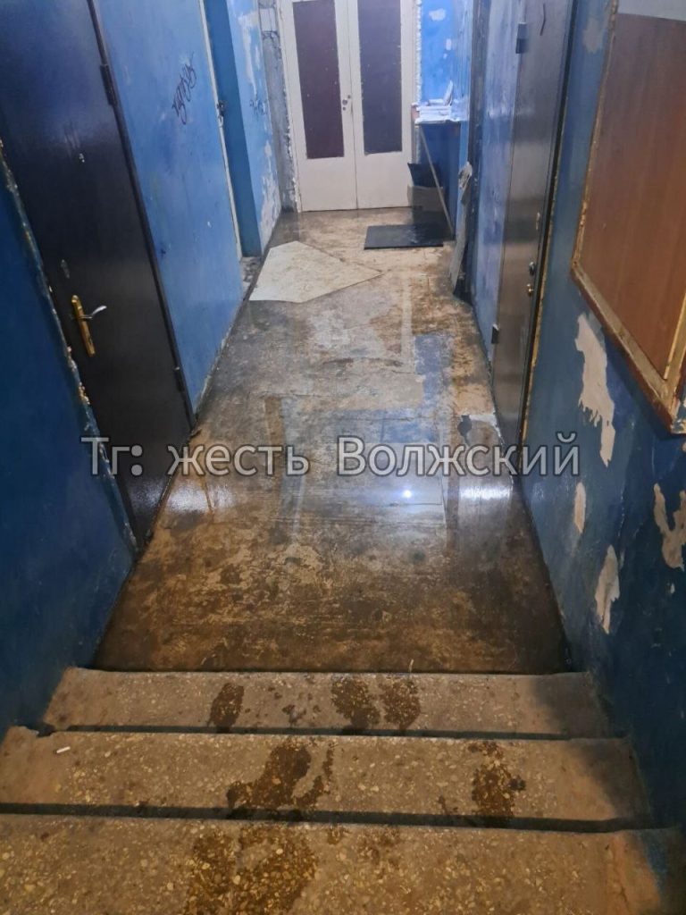 Семь дней потопа: жильцы дома на улице Мира остаются без помощи