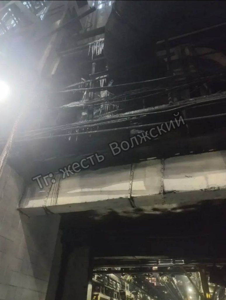 На шинном заводе в Волжском в цехах образовалась наледь из-за отключения отопления