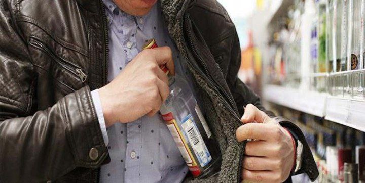 Попытка кражи алкоголя в Волжском: задержаны двое молодых людей