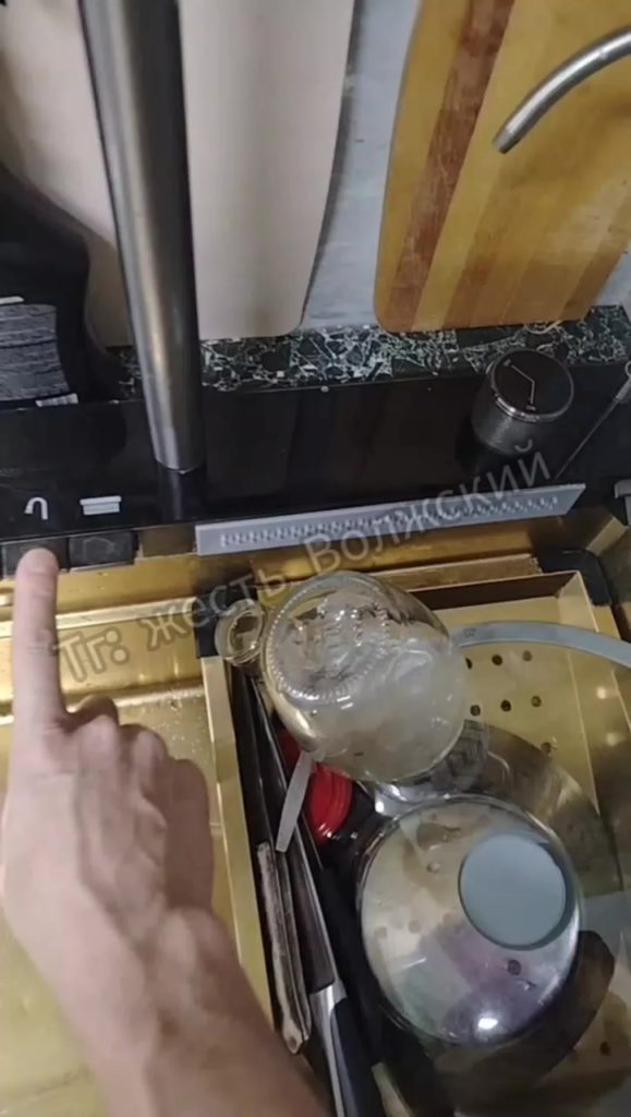 Из крана холодной воды в Волжском пошёл кипяток