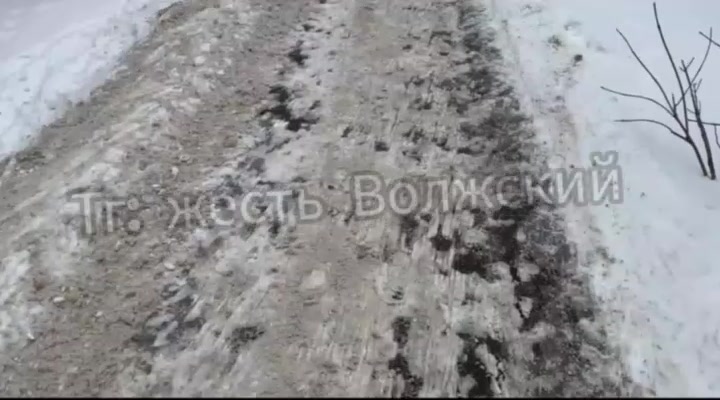 Тротуары под снегом: почему пешеходы остаются без внимания на проспекте Ленина?