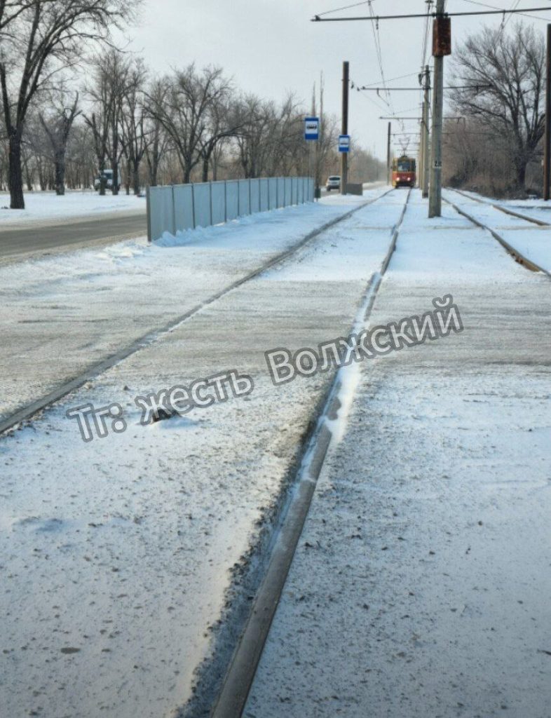 Жители Волжского требуют благоустроить остановку «Эктос Волга»