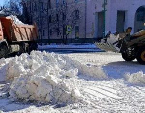 Волжский усиливает борьбу со снежными заносами