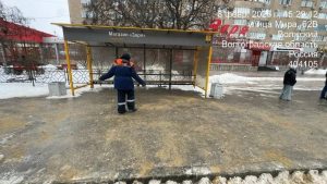 В Волжском коммунальщики ведут активную борьбу с гололёдом