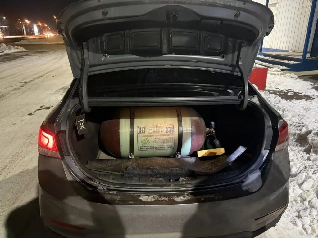 Иностранные права таксиста в Волжском привели к штрафу и эвакуации авто