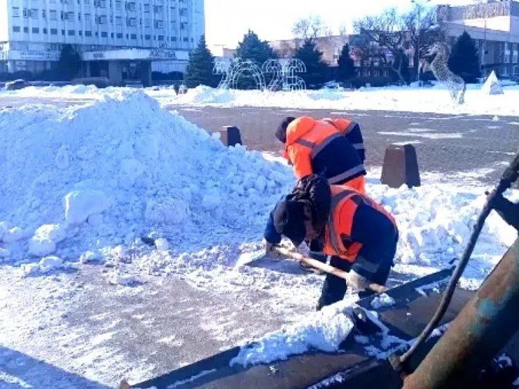 В Волжском готовятся к усилению снегопадов: мобилизуют технику и персонал