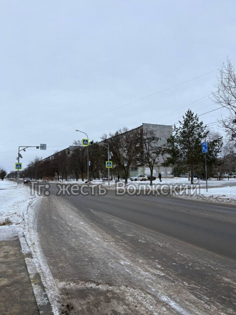 На улице Пушкина в Волжском отключили уличное освещение