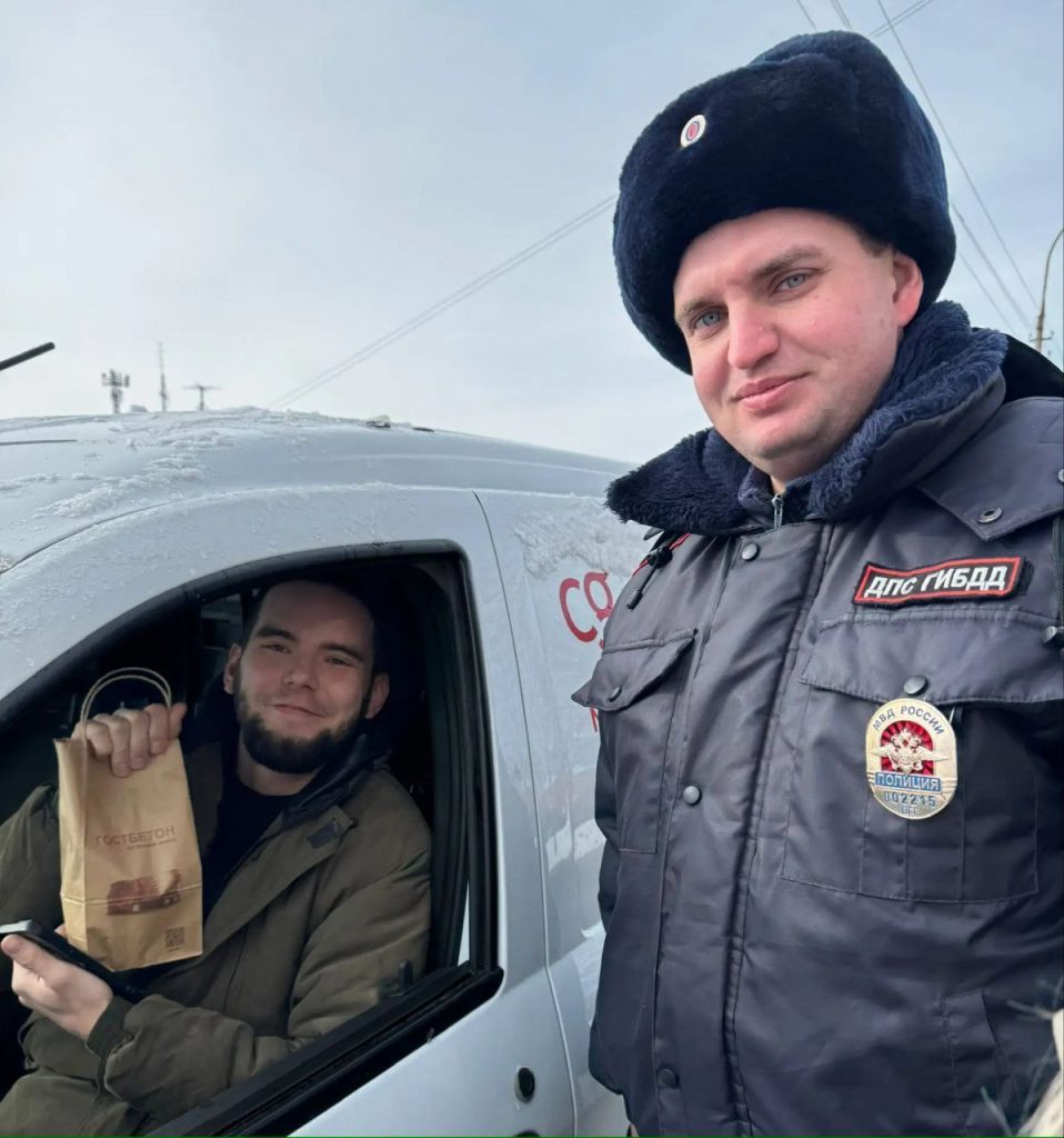 Праздничная акция ГИБДД для водителей Волжского