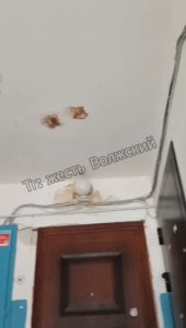 Волжский: подъезд дома №16/1 затоплен, управляющая компания бездействует