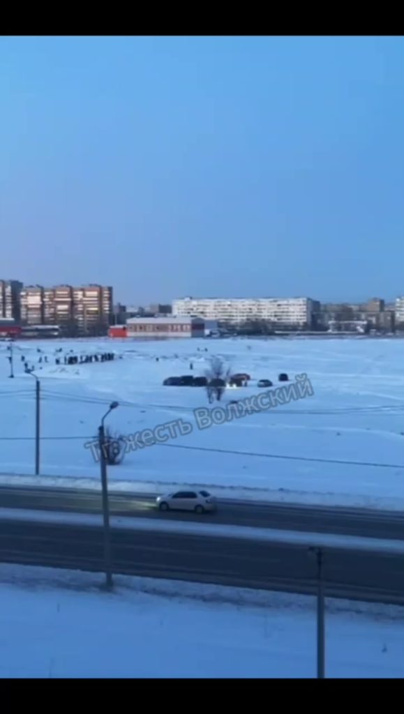 Зимние развлечения в Волжском: горки ждут жителей