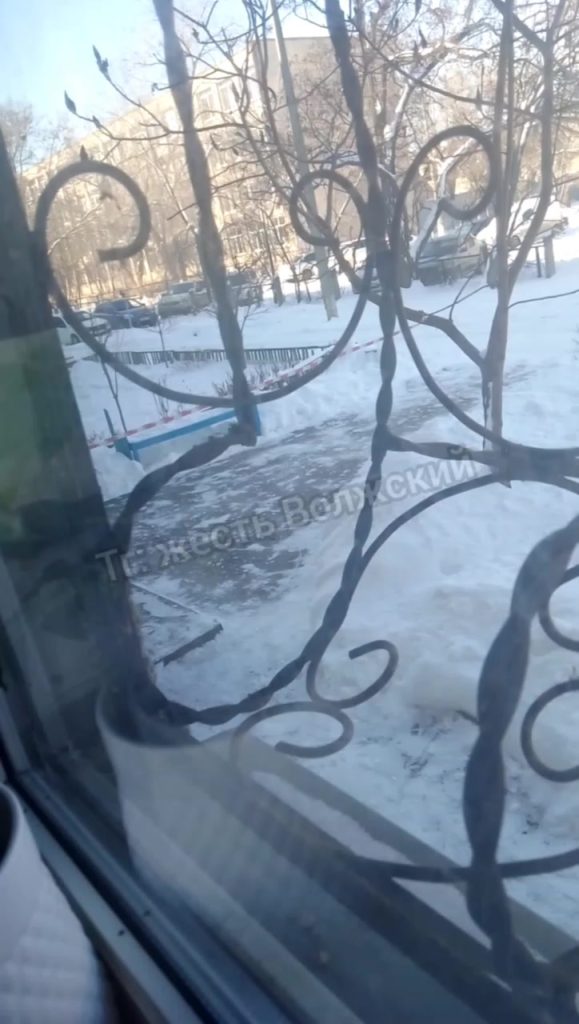 Опасные сосулки на площади Труда оперативно ликвидированы