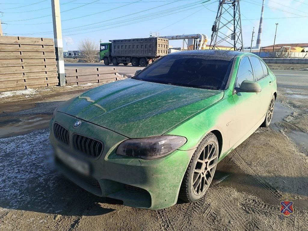 В Волжском водитель BMW получил арест за отказ снять тонировку