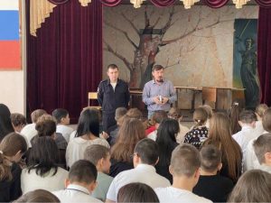 В Волжском школьникам рассказали о правилах безопасности на электросамокатах