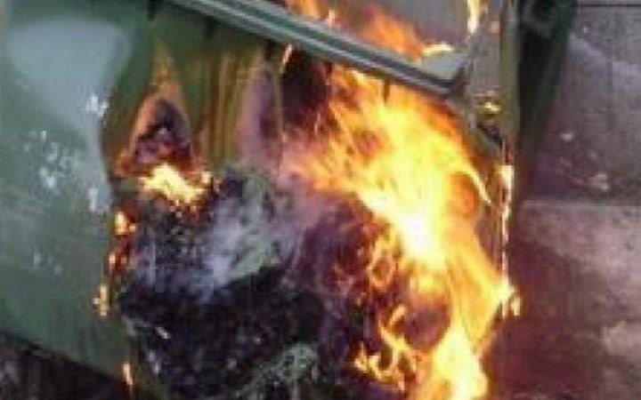 Пожар на контейнерной площадке в Волжском