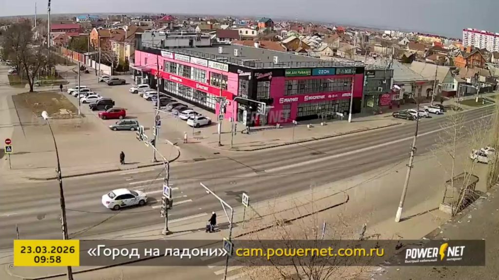 Серьёзное ДТП на проспекте Ленина в Волжском: два водителя в больнице