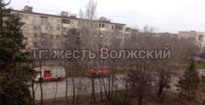 Тревожный вызов в Волжском: пожарные и скорая на месте без видимых признаков ЧП
