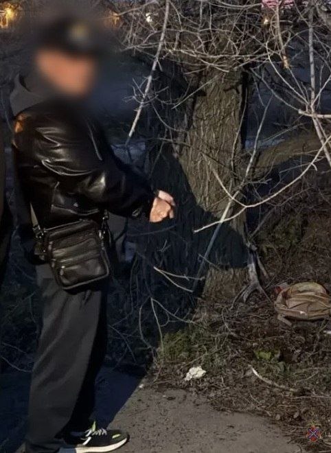 В Волжском задержали двух мужчин по подозрению в хранении наркотиков