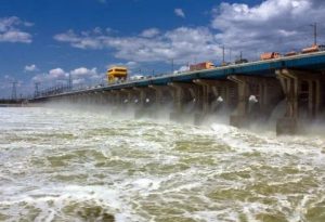 Волжская ГЭС вышла на пик сбросов: 26 000 кубометров воды в секунду